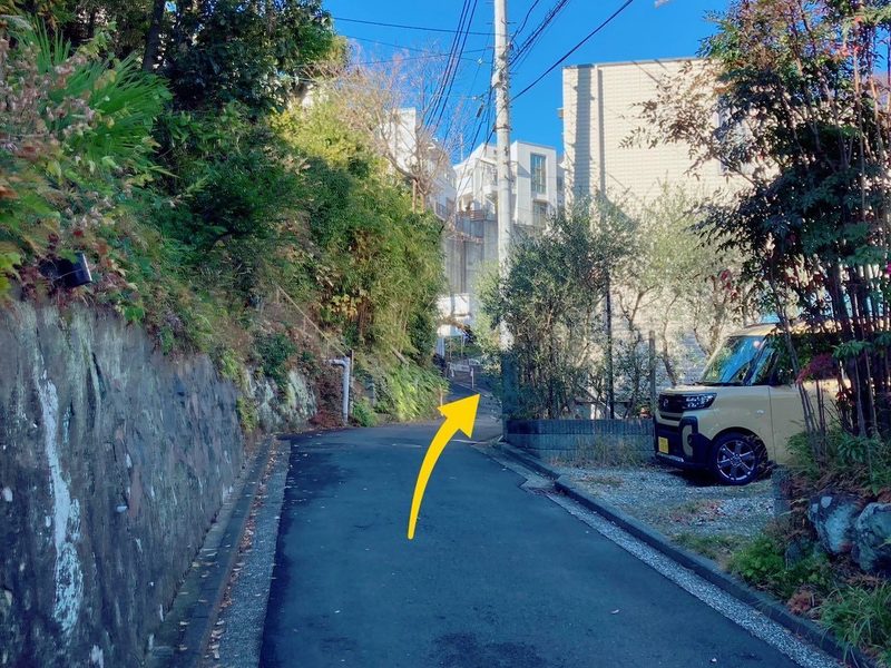 坂の上のほう